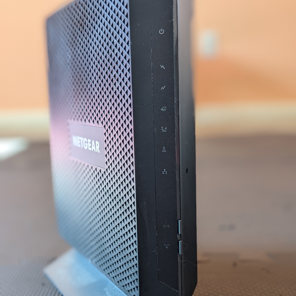 NETGEAR - Nighthawk AC1900 Router with DOCSIS 3.0 Cable Modem - Black